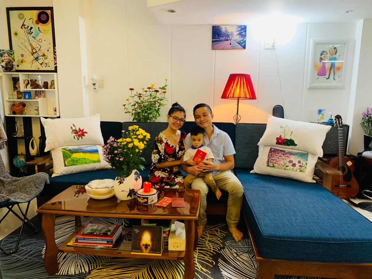 Thanh Ngọc tận hưởng hạnh phúc bên chồng và con trai - Ảnh 1.