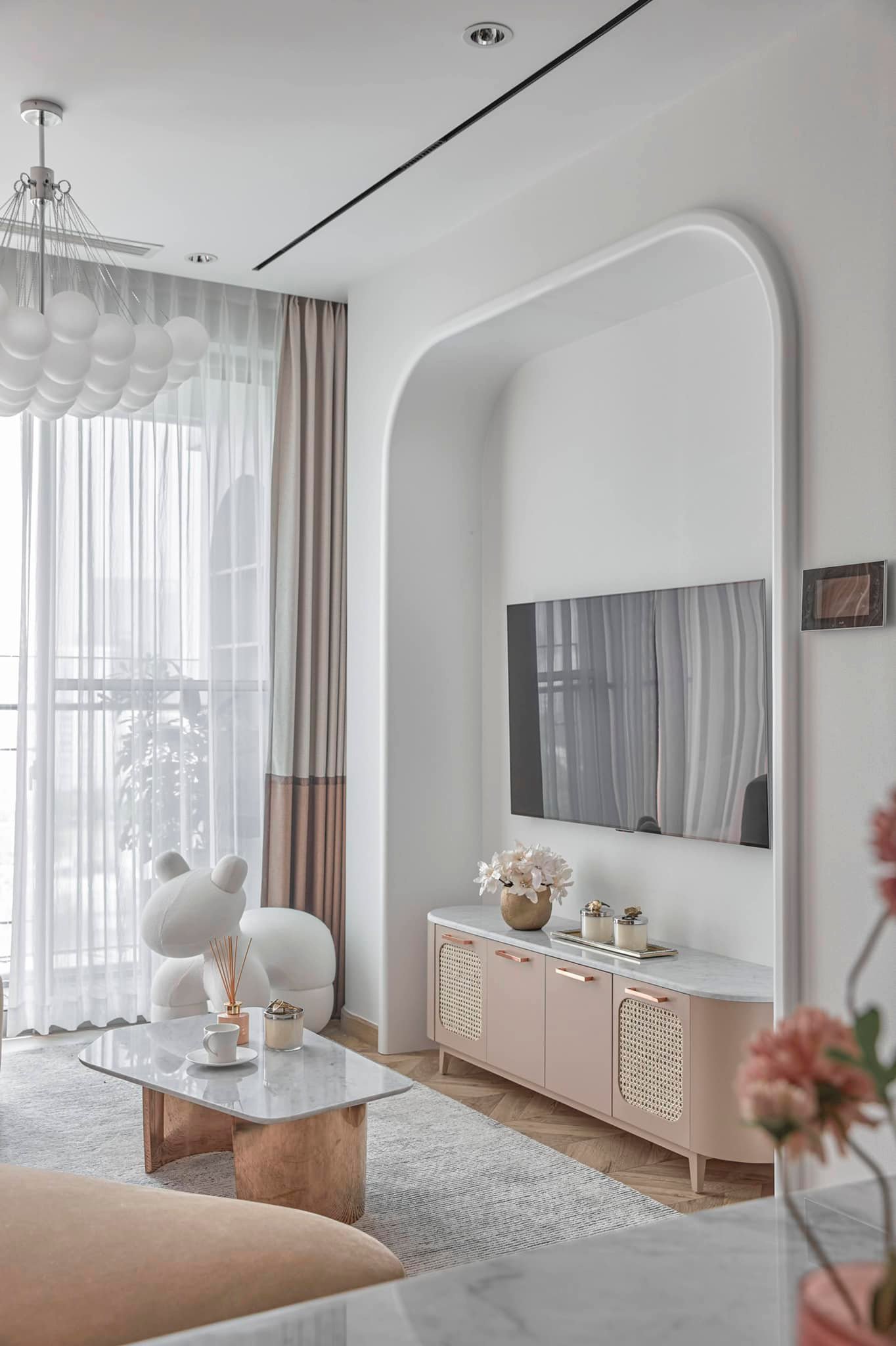 Căn hộ tông hồng ánh kim lạ mắt, riêng tiền làm nội thất đã hơn 2 tỷ đồng - Ảnh 11. Căn hộ tông hồng ánh kim lạ mắt, riêng tiền làm nội thất đã hơn 2 tỷ đồng - Ảnh 11.