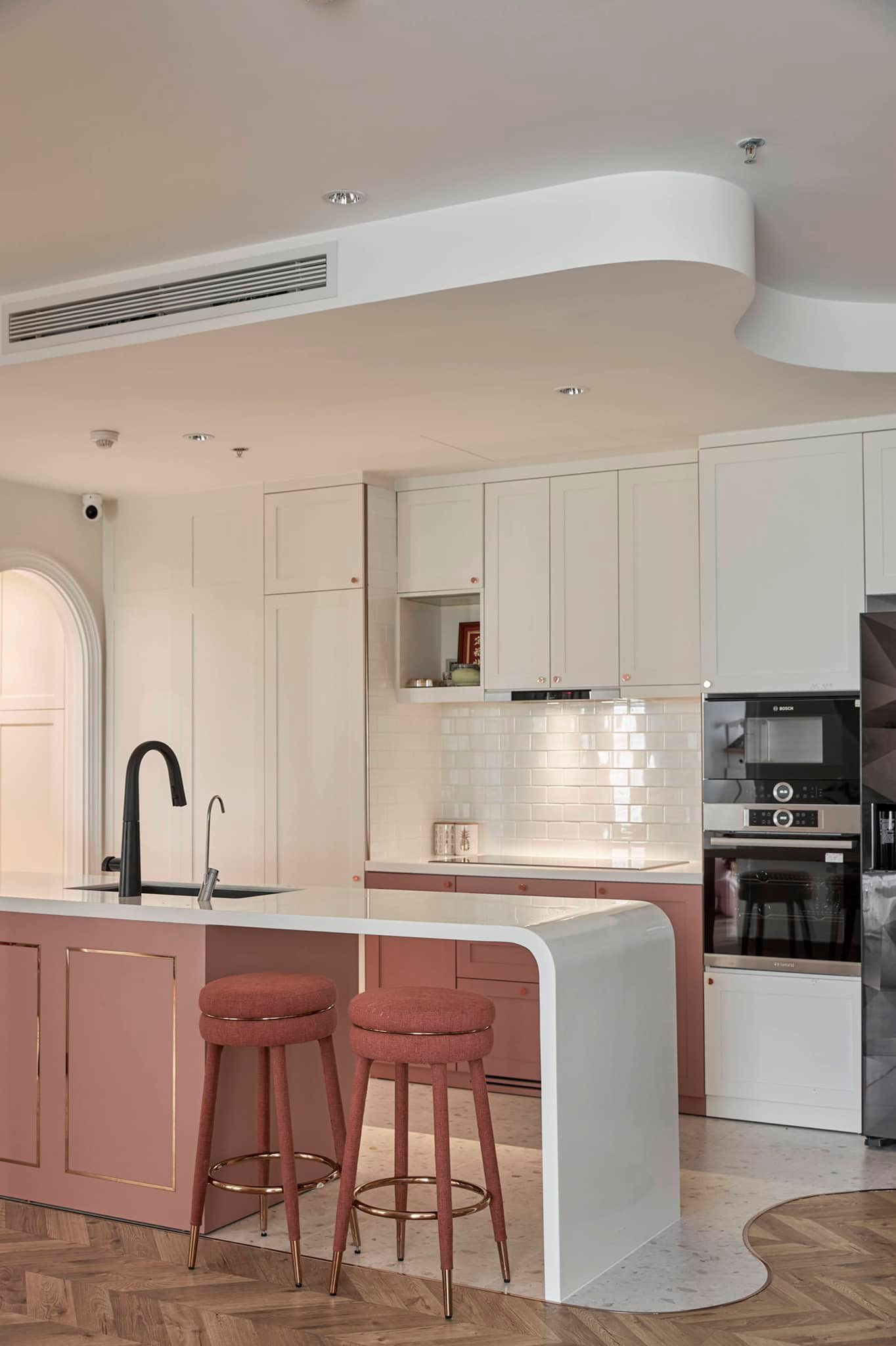 Căn hộ tông hồng ánh kim lạ mắt, riêng tiền làm nội thất đã hơn 2 tỷ đồng - Ảnh 8. Căn hộ tông hồng ánh kim lạ mắt, riêng tiền làm nội thất đã hơn 2 tỷ đồng - Ảnh 8.