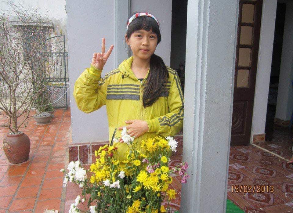 Loạt ảnh ngày bé của Đỗ Thị Hà và dàn hoa - á hậu - Ảnh 9.