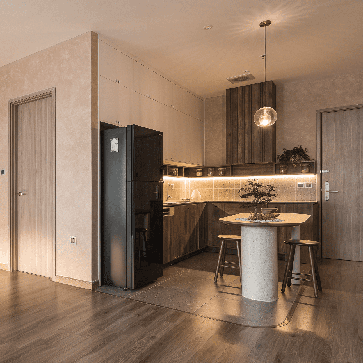 Bất ngờ với 4 bí mật thiết kế được ẩn giấu trong căn hộ 85m² của vợ chồng trẻ Hà Nội - Ảnh 4. Bất ngờ với 4 bí mật thiết kế được ẩn giấu trong căn hộ 85m² của vợ chồng trẻ Hà Nội - Ảnh 4.
