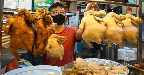 Khủng hoảng cơm gà Singapore: 'Nhà giàu cũng phải khóc' trước nguy cơ thiếu ăn