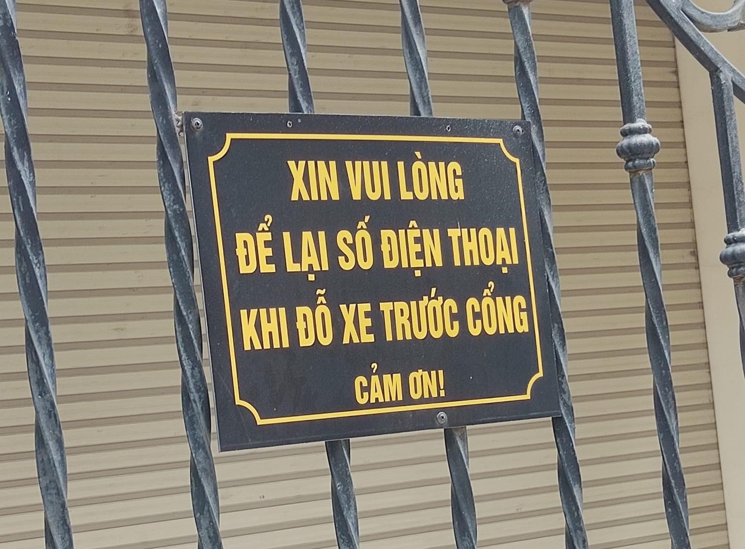 Ôtô đỗ chắn cửa, chủ nhà ‘cắn răng’ gọi taxi đi làm - Ảnh 1.