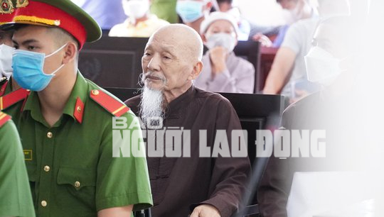 Hoãn phiên tòa xét xử Lê Tùng Vân và các bị cáo liên quan “Tịnh thất Bồng Lai” - Ảnh 3.