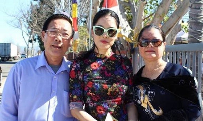 Nữ giám khảo bị hàm oan ở Giọng hát Việt: Gia đình đáng nể, hôn nhân 2 &quot;lần đò&quot;, có 4 con - Ảnh 2.