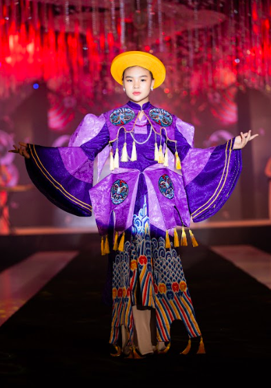 1.000 người mẫu hội tụ quảng bá văn hóa du lịch tại Vietnam International Fashion Tour - Ảnh 3.