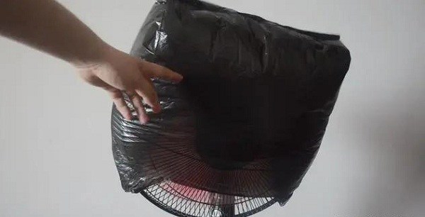 Cách vệ sinh quạt không cần dùng nước hay tháo khung, sau 10 phút là sạch sẽ không còn bụi - Ảnh 4. Cách vệ sinh quạt không cần dùng nước hay tháo khung, sau 10 phút là sạch sẽ không còn bụi - Ảnh 4.