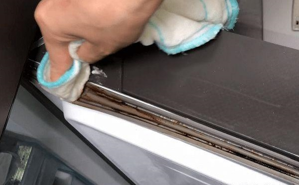 Hòa kem đánh răng vào rượu trắng, giải quyết ngay nhiều vấn đề khó nhằn trong nhà - Ảnh 5. Hòa kem đánh răng vào rượu trắng, giải quyết ngay nhiều vấn đề khó nhằn trong nhà - Ảnh 5.