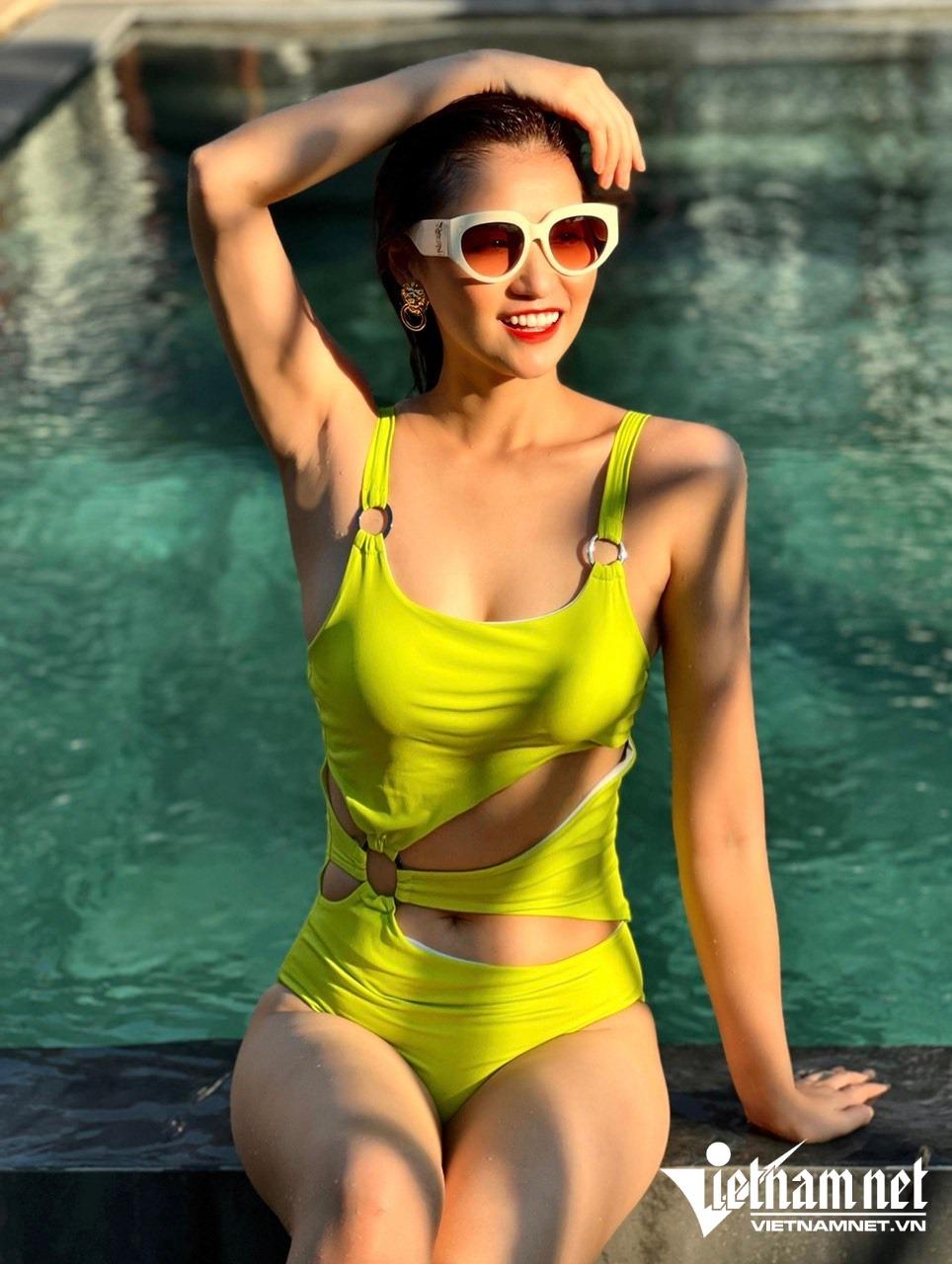 Lã Thanh Huyền diện bikini khoe dáng nóng bỏng khác hẳn trên phim - Ảnh 5.