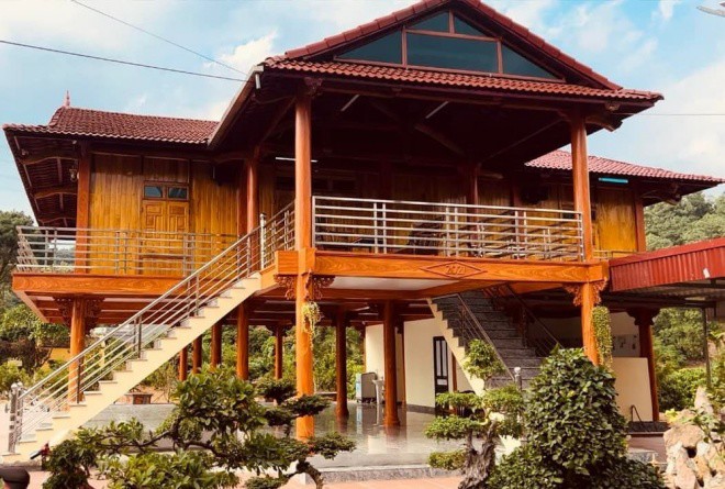 Trước cưới Mạc Văn Khoa và vợ đã &quot;an cư&quot;: Nhà quê to nhất vùng, đi thuê nhà 50 tỷ - Ảnh 2.