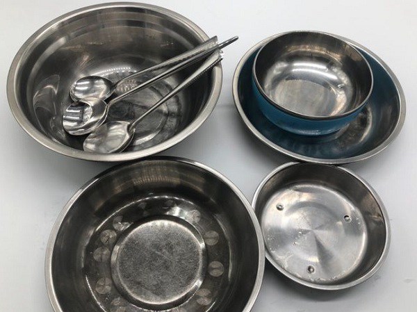 6 lưu ý khi sử dụng bát đũa inox, đừng coi thường kẻo hại sức khỏe cả nhà - Ảnh 1. 6 lưu ý khi sử dụng bát đũa inox, đừng coi thường kẻo hại sức khỏe cả nhà - Ảnh 1.