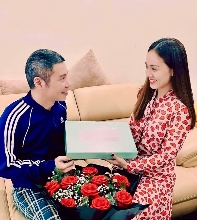 Nhà diễn viên hài lấy vợ kém nhiều tuổi: Công Lý đi thuê, Quách Ngọc Tuyên vay tiền Hoài Linh mua - Ảnh 1.