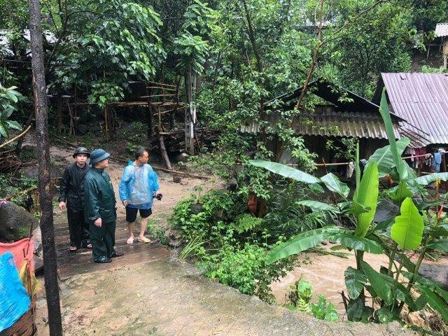 Thanh Hoá: Gần 300 người dân tại huyện Mường Lát phải sơ tán khẩn cấp do sạt lở đất - Ảnh 4.