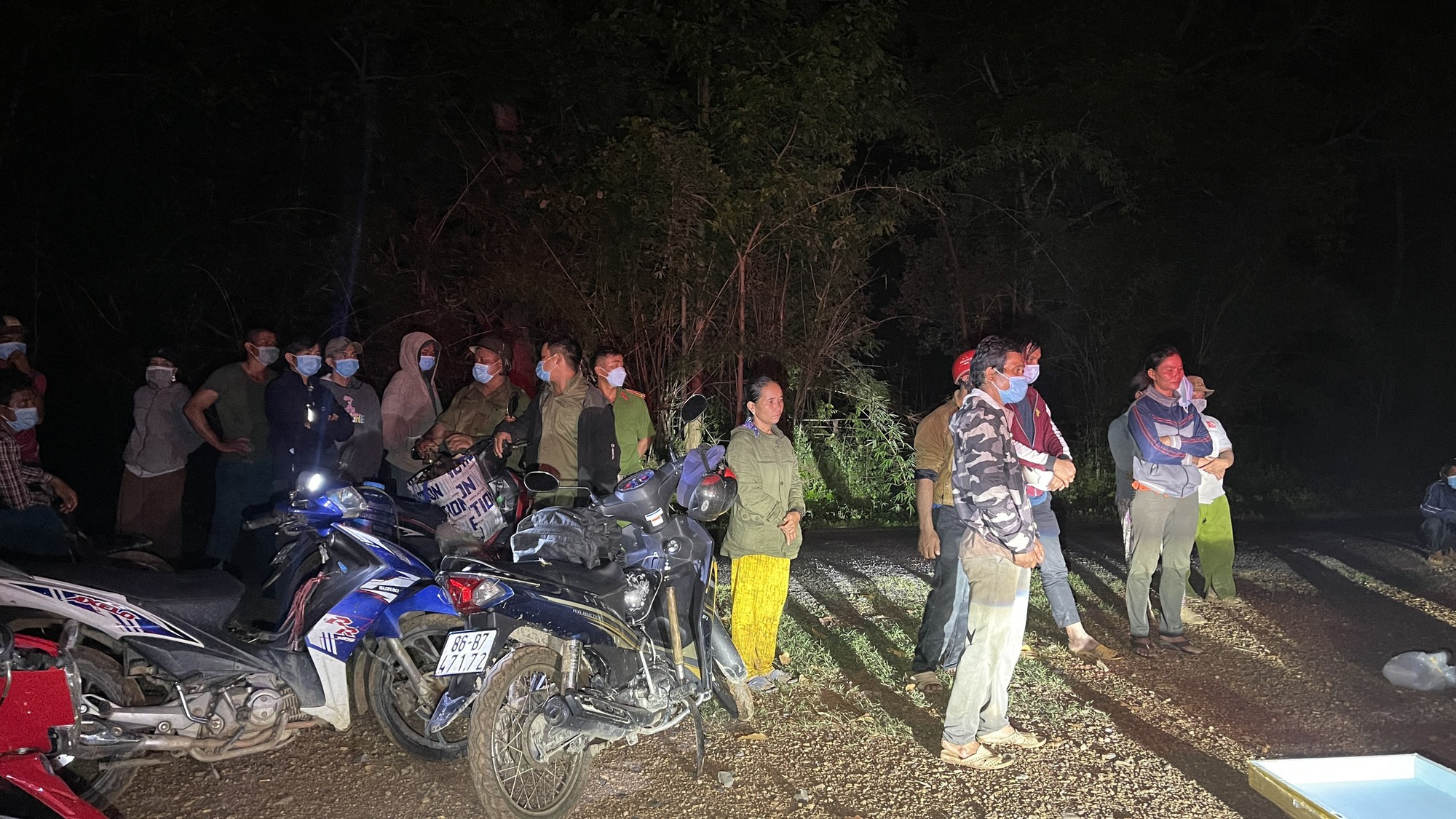 Ph&aacute;t hiện thi thể cụ b&agrave; mất t&iacute;ch trong rừng s&acirc;u sau khi h&agrave;nh lễ c&uacute;ng mộ - Ảnh 1.