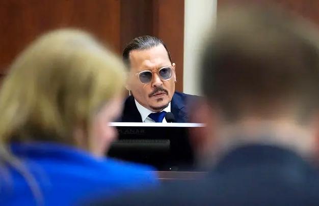 Johnny Depp tiếp tục hầu tòa - Ảnh 1.