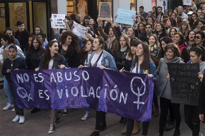 Tây Ban Nha siết chặt luật chống hiếp dâm - Ảnh 1.