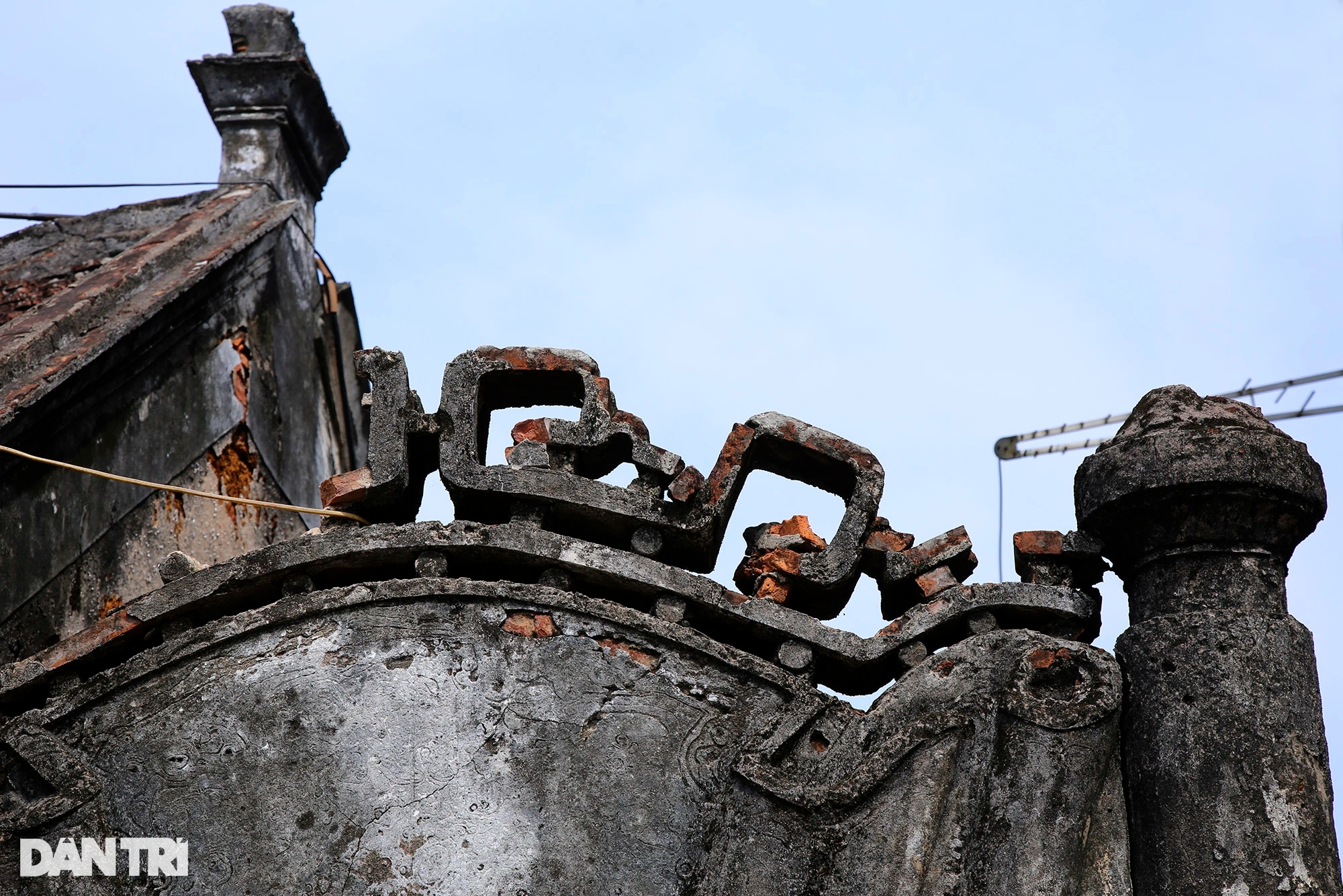 Những chiếc cổng trăm tuổi độc đẹp còn lại ở ngôi làng cổ tại Hà Nội - Ảnh 3.