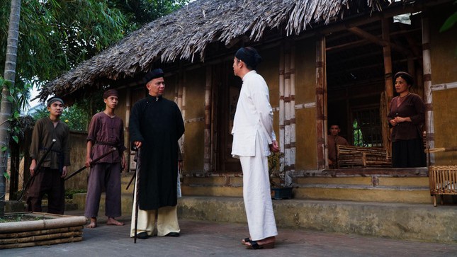 Hôn nhân hạnh phúc của "Ông cố vấn" Vũ Đình Thân và vợ kém 10 tuổi - Ảnh 5. Hôn nhân hạnh phúc của "Ông cố vấn" Vũ Đình Thân và vợ kém 10 tuổi - Ảnh 5.