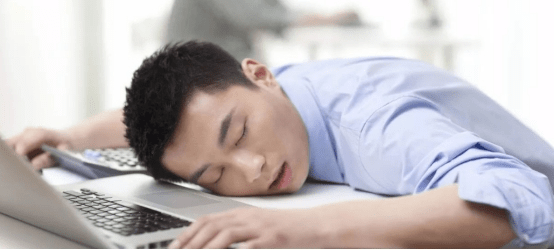 Mỗi ng&agrave;y l&agrave;m 5 việc n&agrave;y, đốt sống cổ kh&ocirc;ng th&igrave; muộn cũng bị tho&aacute;i h&oacute;a - Ảnh 2.