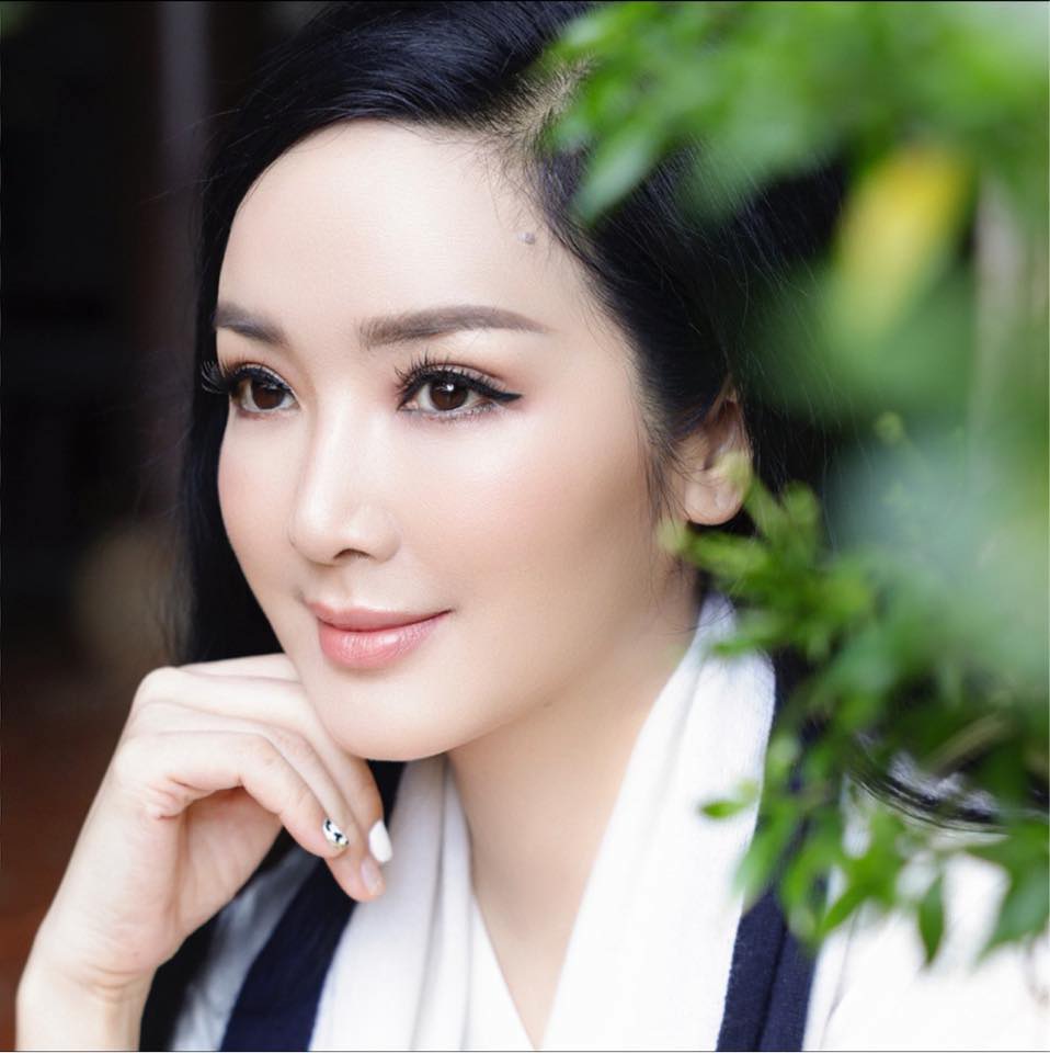 Phát sốt trước vẻ đẹp của Hoa hậu Đền Hùng duy nhất sau 30 năm đăng quang - Ảnh 12.
