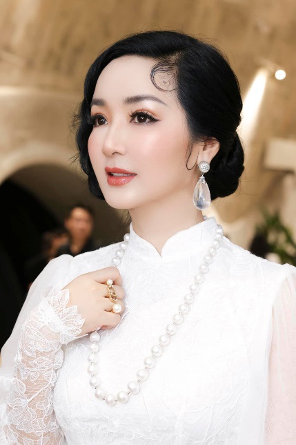 Phát sốt trước vẻ đẹp của Hoa hậu Đền Hùng duy nhất sau 30 năm đăng quang - Ảnh 13.