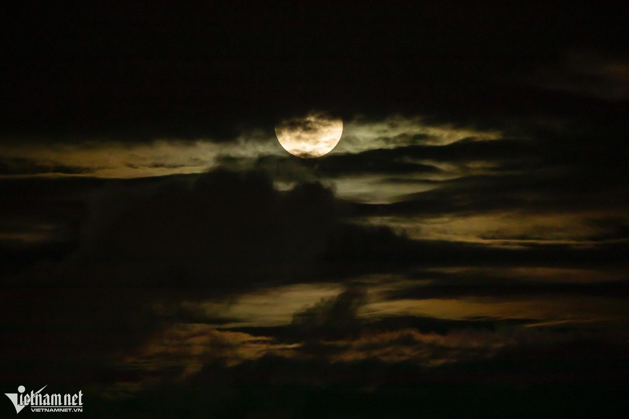 Si&ecirc;u trăng soi s&aacute;ng cầu Nhật T&acirc;n tối 14/7 - Ảnh 6.