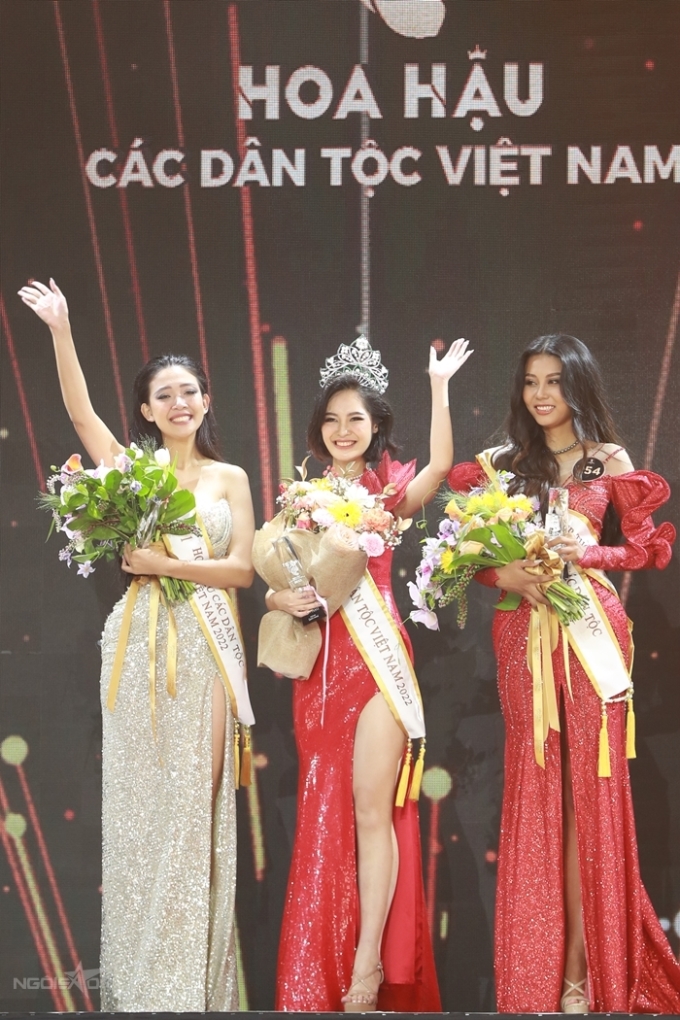 Cô gái Tày đăng quang Hoa hậu các Dân tộc Việt Nam - Ảnh 2.