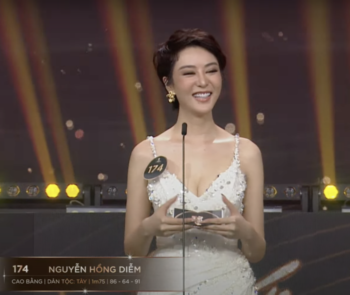 Lắc đầu với màn ứng xử của Top 5 Hoa hậu các dân tộc Việt Nam - Ảnh 2.