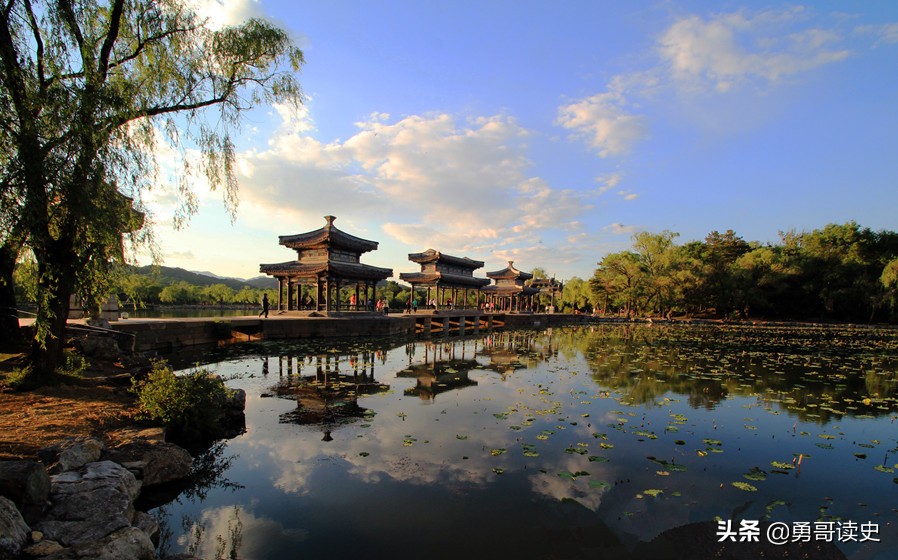 Con sông ngắn nhất Trung Quốc: Chỉ dài 90m, tên mang nghĩa nóng hổi nhưng lại là nơi nghỉ mát của vua chúa và du khách thời nay - Ảnh 5.