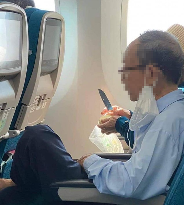 Vụ người phụ nữ có dao trong máy bay, điều tra toàn bộ vụ việc - Ảnh 1. Vụ người phụ nữ có dao trong máy bay, điều tra toàn bộ vụ việc - Ảnh 1.