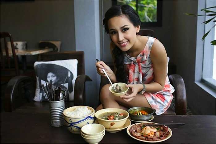 Sao Việt lấn sân kinh doanh: Mai Phương Thúy từ bà chủ chuỗi nhà hàng đến 'bà hoàng chứng khoán' - Ảnh 6.