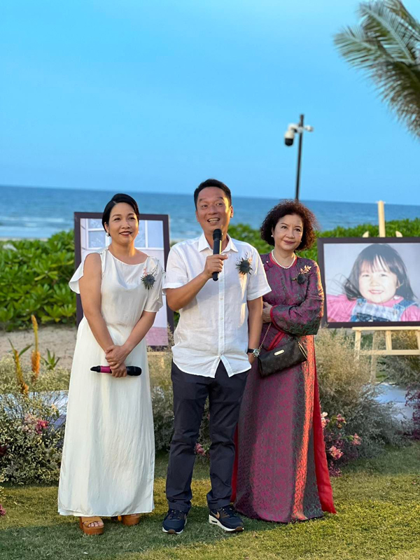 Lễ cưới bãi biển tuyệt đẹp của con gái ca sĩ Mỹ Linh và nhạc sĩ Anh Quân tại Việt Nam - Ảnh 3.
