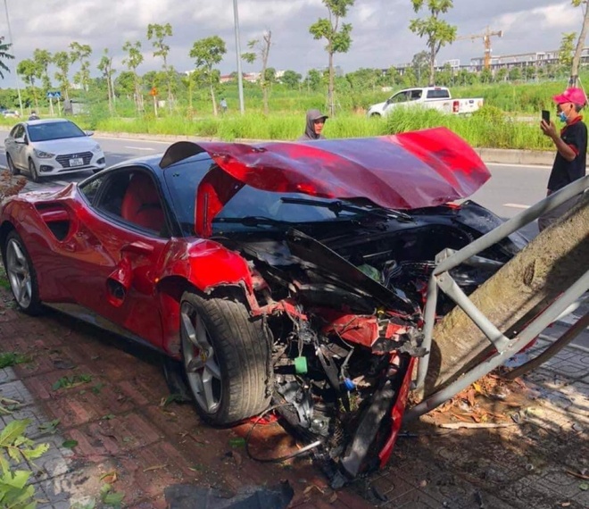 Tin sáng 24/7: Diễn biến mới vụ xe Ferrari đâm nát đầu ở Hà Nội; cháu bé 8 tuổi bị chó cắn tử vong - Ảnh 3.