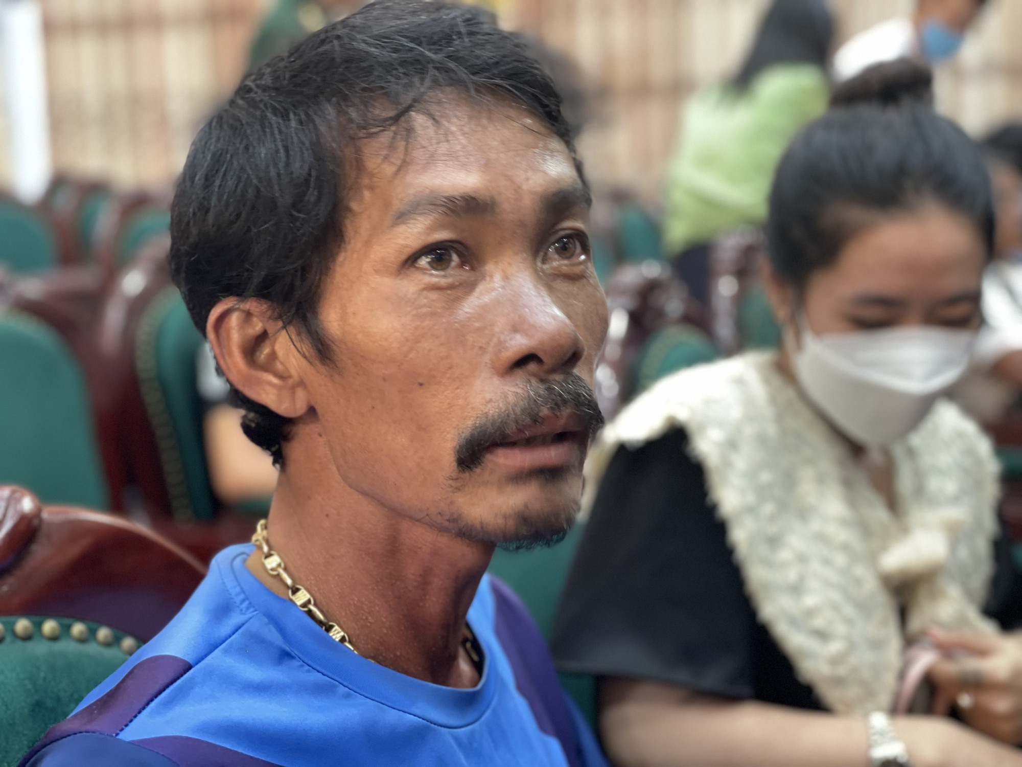 Đ&oacute;n 5 ngư d&acirc;n B&igrave;nh Thuận sống s&oacute;t kỳ diệu sau 12 ng&agrave;y đ&ecirc;m l&ecirc;nh đ&ecirc;nh tr&ecirc;n biển - Ảnh 6.