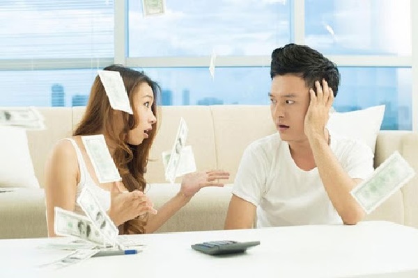 Hoảng sợ vì vợ ngày càng thực dụng đòi chồng phải chi tiền để làm việc nhà kể cả chuyện quan hệ vợ chồng - Ảnh 2.