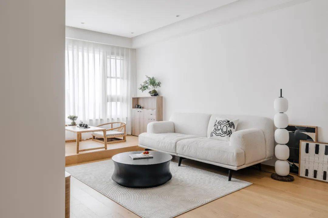 Căn hộ đơn điệu thay đổi diện mạo hoàn toàn chỉ sau 45 ngày cải tạo chẳng cần đập phá, tháo rời - Ảnh 4. Căn hộ đơn điệu thay đổi diện mạo hoàn toàn chỉ sau 45 ngày cải tạo chẳng cần đập phá, tháo rời - Ảnh 4.