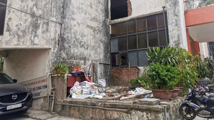 Nam thợ xây rơi từ tầng 6 công trình ở Hà Nội xuống đất thiệt mạng - Ảnh 1.