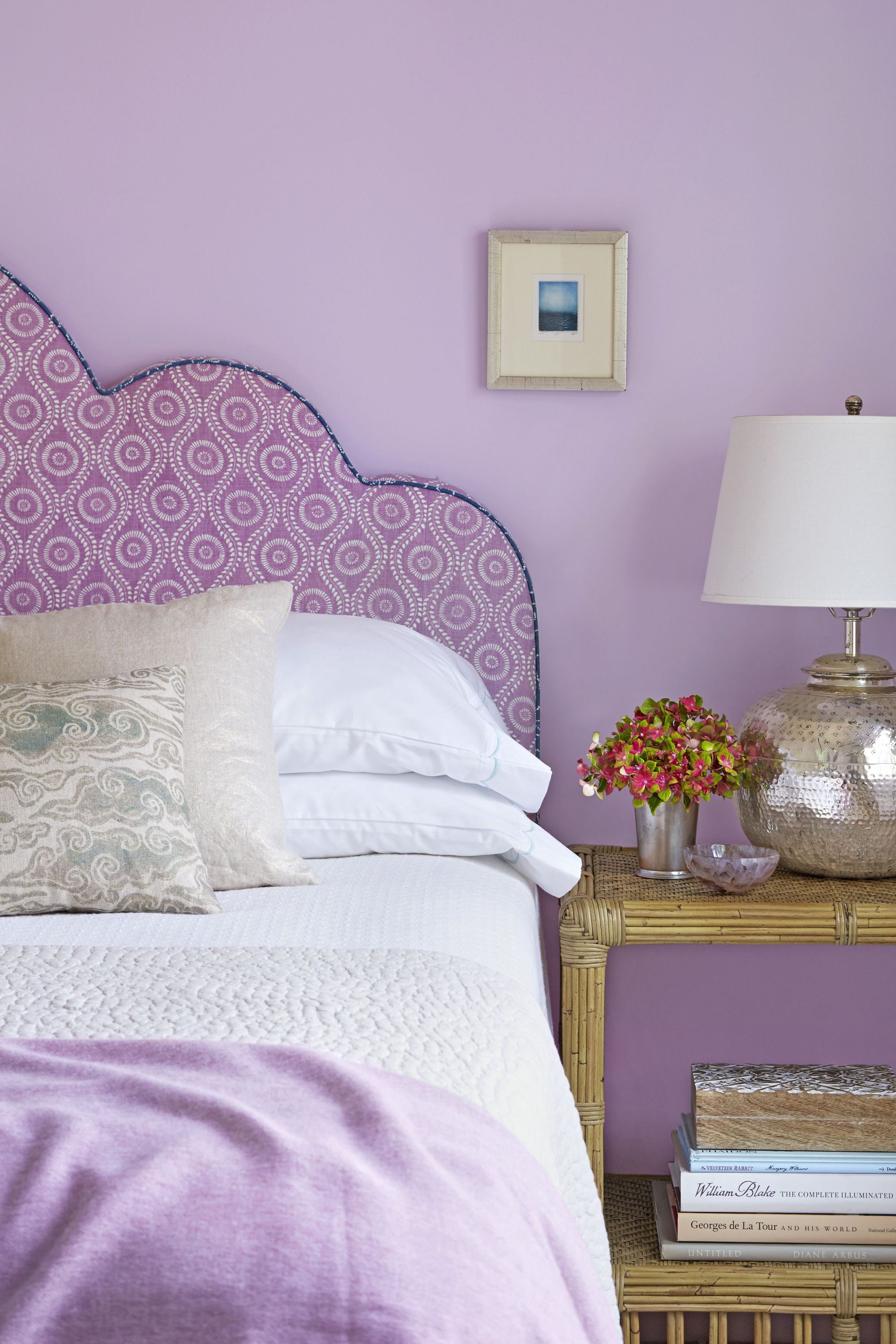 Những căn phòng ngủ khiến bạn đổ đứ đừ với gam màu oải hương lãng mạn - Ảnh 8.