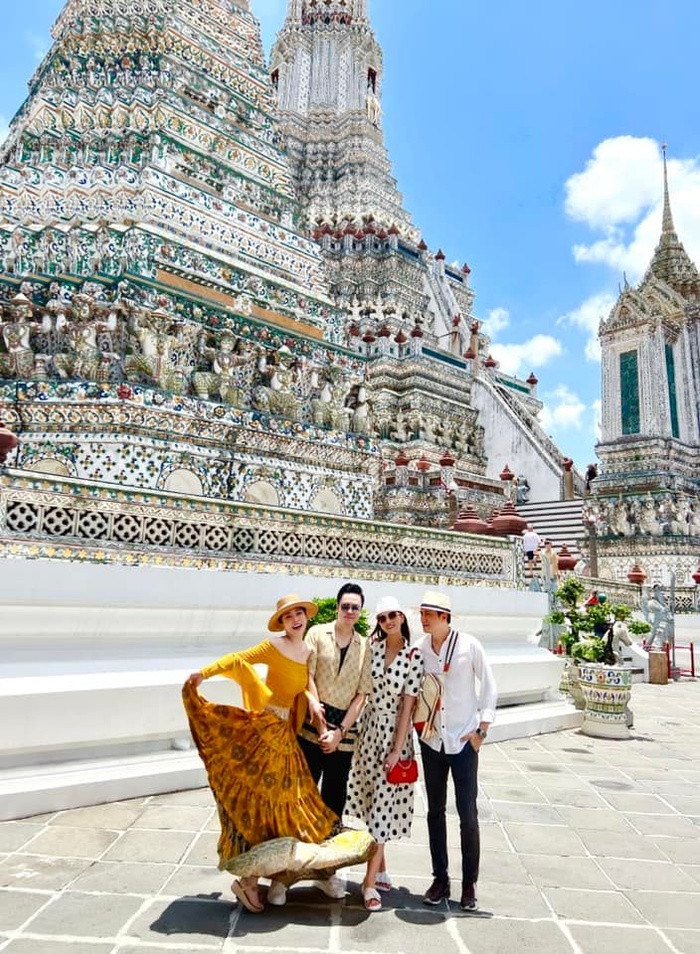 Việt Anh du lịch nước ngoài cùng hai 'tình tin đồn', được khen tinh tế khi đứng cạnh hai bóng hồng - Ảnh 2.