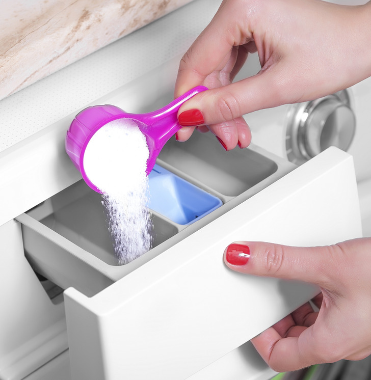 7 sai lầm mọi người thường mắc phải không chỉ làm hỏng quần áo mà còn hư hao hết máy giặt - Ảnh 3.