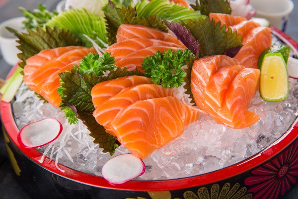 Ăn cá hồi tuyệt đối không kết hợp thực phẩm giàu dinh dưỡng này, 5 điều nhất định bạn phải làm đúng kể cả khi bạn đã chọn mua cá đắt tiền - Ảnh 3.