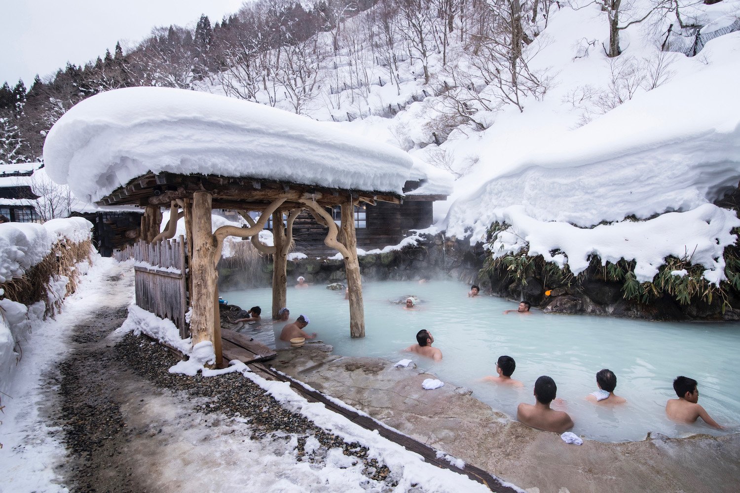 Những điều kỳ lạ chỉ có ở thói quen tắm tại Nhật Bản dễ khiến khách nước ngoài &quot;sốc&quot; văn hóa - Ảnh 3.