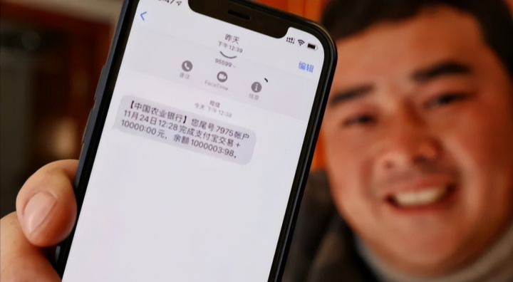 Chuyện chàng shipper tiết kiệm hơn 3 tỷ khát khao con được sống trong thành phố: Thay đổi số phận đòi hỏi nỗ lực của nhiều thế hệ! - Ảnh 1. Chuyện chàng shipper tiết kiệm hơn 3 tỷ khát khao con được sống trong thành phố: Thay đổi số phận đòi hỏi nỗ lực của nhiều thế hệ! - Ảnh 1.