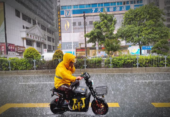Chuyện chàng shipper tiết kiệm hơn 3 tỷ khát khao con được sống trong thành phố: Thay đổi số phận đòi hỏi nỗ lực của nhiều thế hệ! - Ảnh 5. Chuyện chàng shipper tiết kiệm hơn 3 tỷ khát khao con được sống trong thành phố: Thay đổi số phận đòi hỏi nỗ lực của nhiều thế hệ! - Ảnh 5.