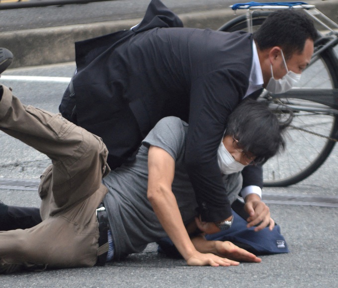 Danh tính nghi phạm bắn cựu Thủ tướng Nhật Bản Abe Shinzo - Ảnh 3.