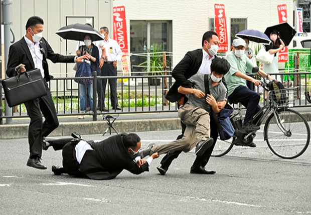 Danh tính nghi phạm bắn cựu Thủ tướng Nhật Bản Abe Shinzo - Ảnh 2.