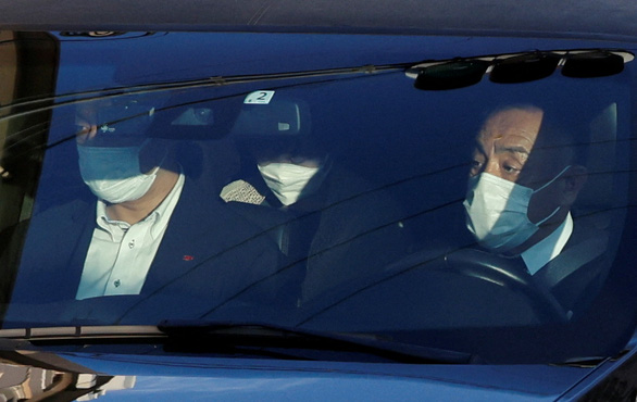 Cận cảnh chiếc xe tang đưa thi hài cựu Thủ tướng Nhật Abe Shinzo về nhà - Ảnh 4.