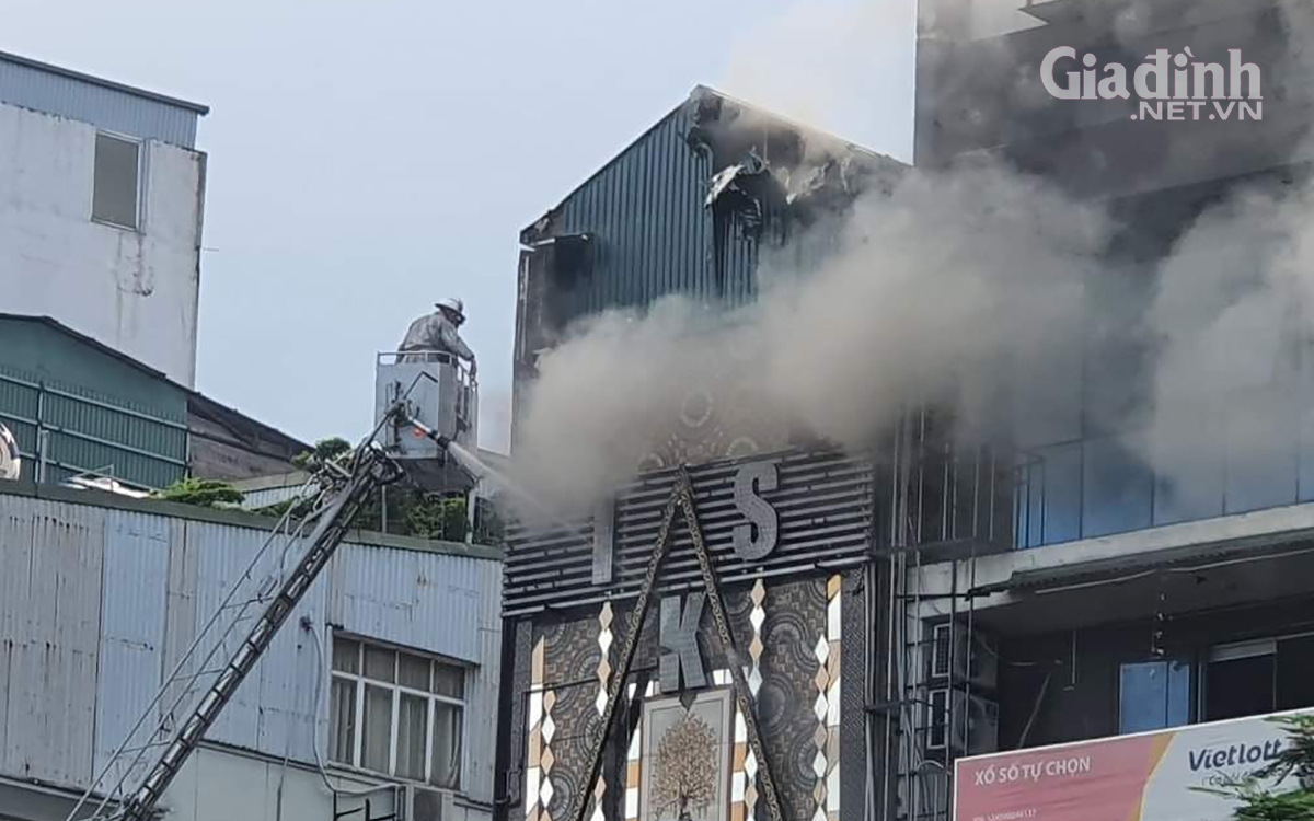Những thông tin mới nhất về vụ cháy quán karaoke ở Hà Nội khiến 3 cảnh sát ngạt khí hy sinh 