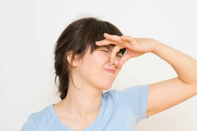 Những thực phẩm đại kỵ với người bị h&ocirc;i n&aacute;ch cần bỏ ngay kẻo &lsquo;c&agrave;ng ng&agrave;y c&agrave;ng nặng m&ugrave;i&rsquo; - Ảnh 2.