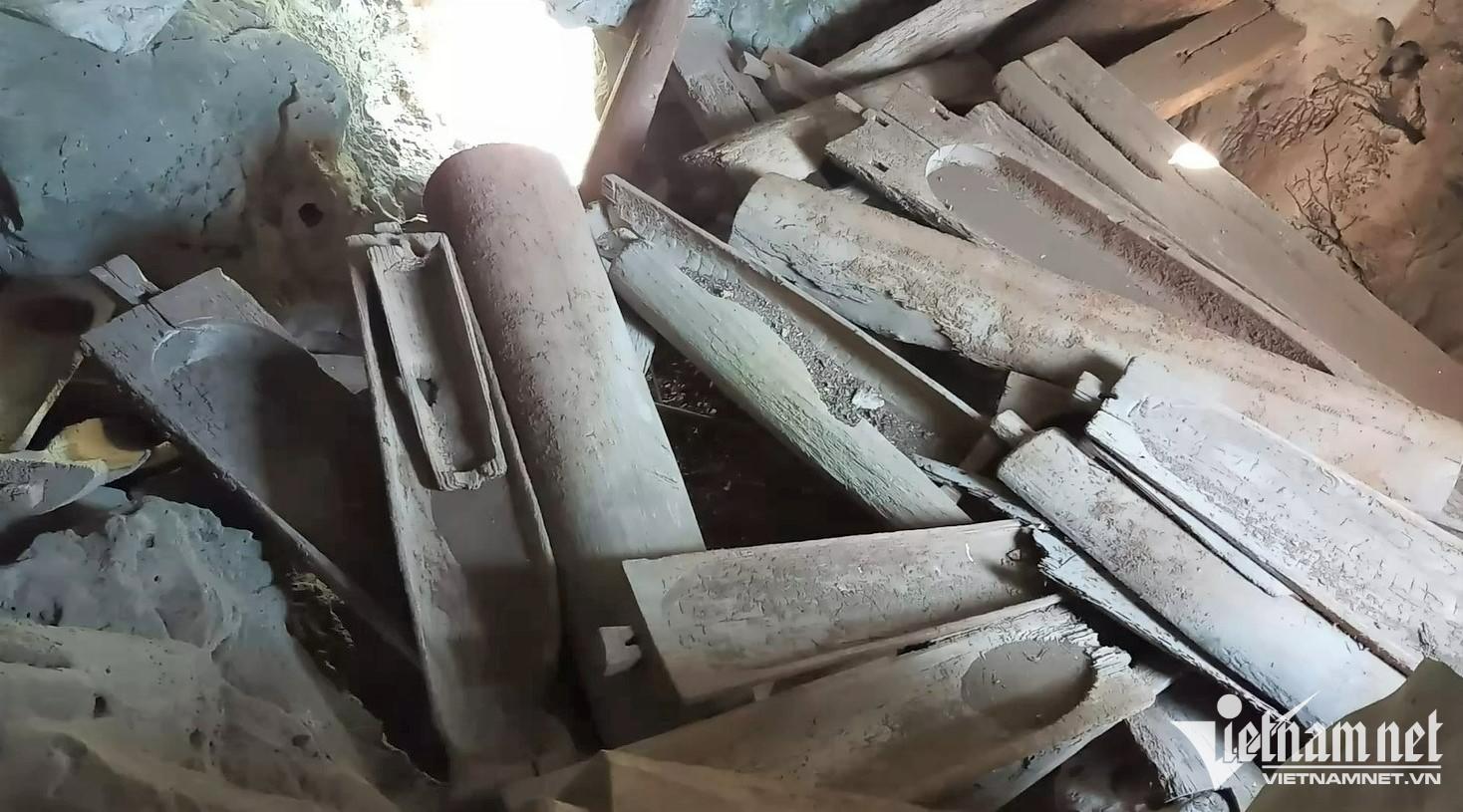 Những cỗ quan tài bí ẩn trên đỉnh núi ở Thanh Hóa - Ảnh 3.